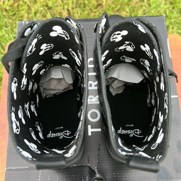 . New Torrid Disney Mickey combat boots - Picture 12 of 16